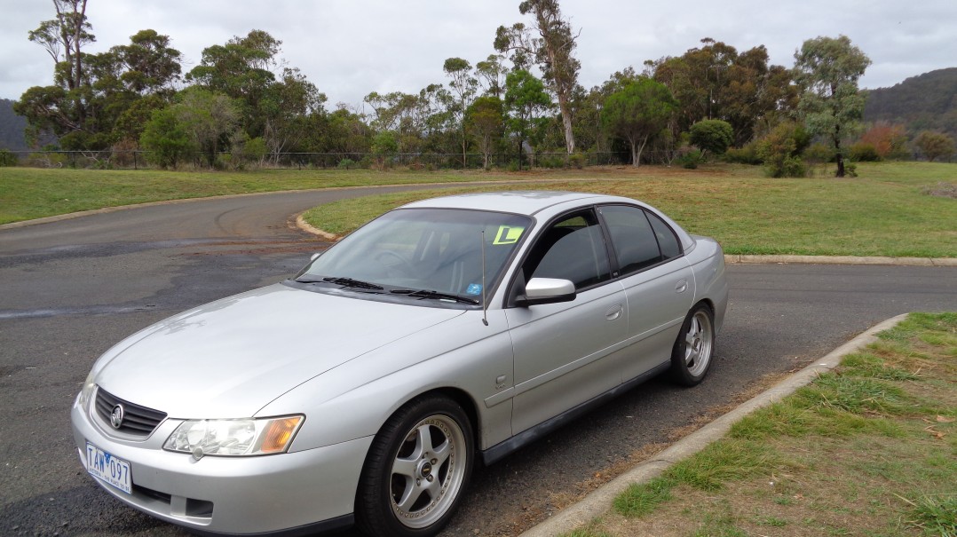 2004 Holden vy 2