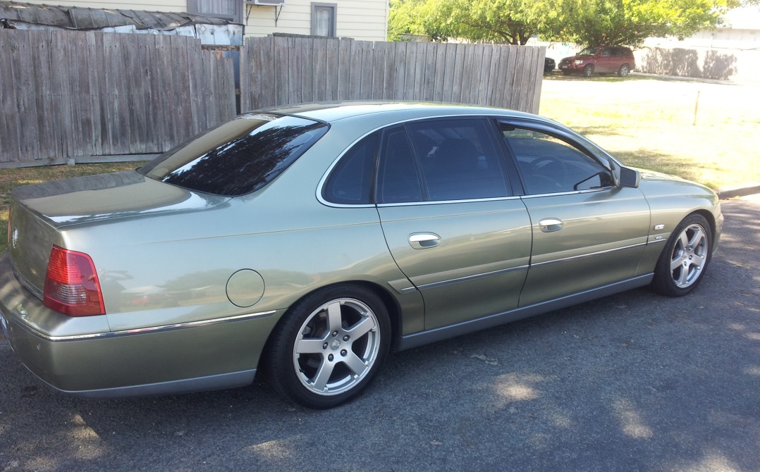 2004 Holden statesman