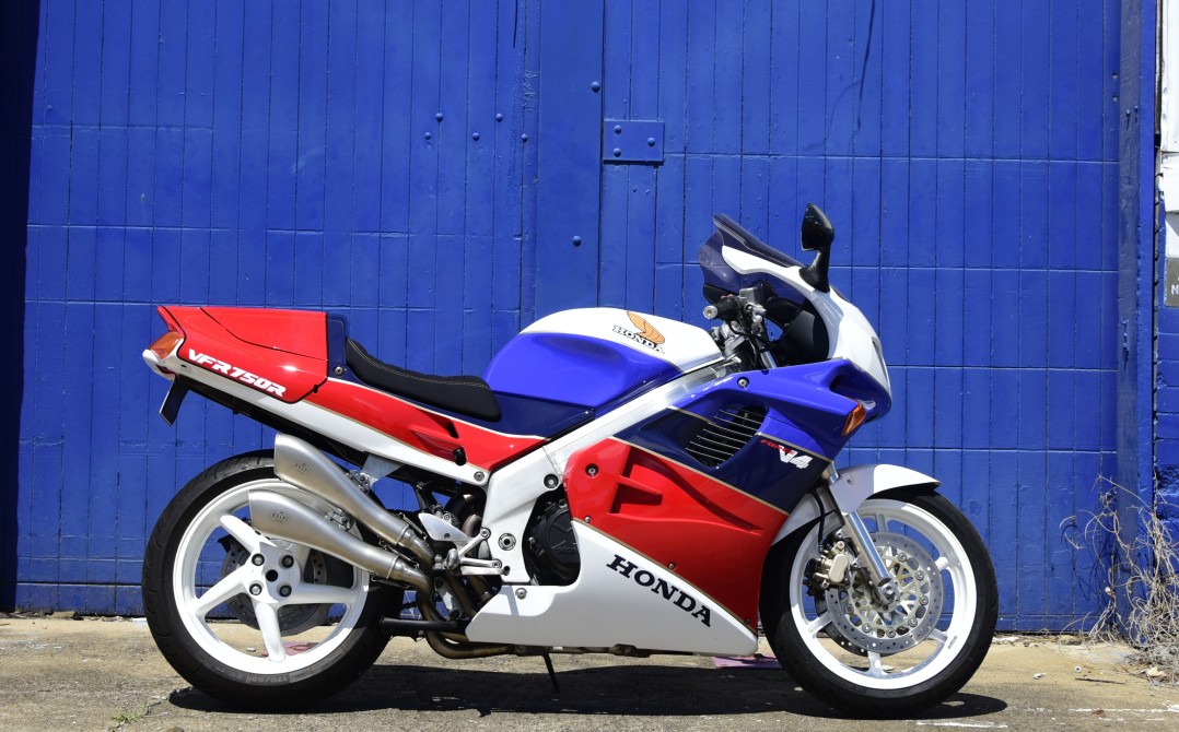 1997 Honda 748cc VFR750F