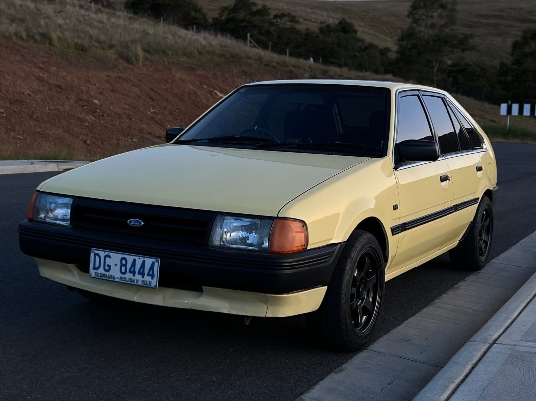 1987 Ford LASER GL