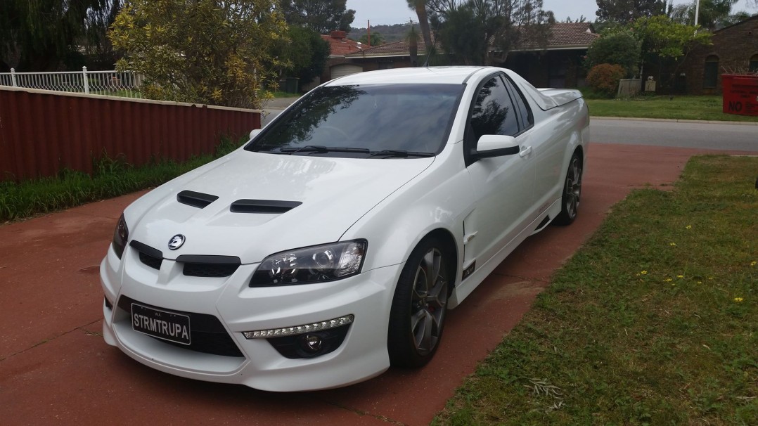 2009 Holden Dealer Team siries 2 hsv r8 marloo no 12 of production line