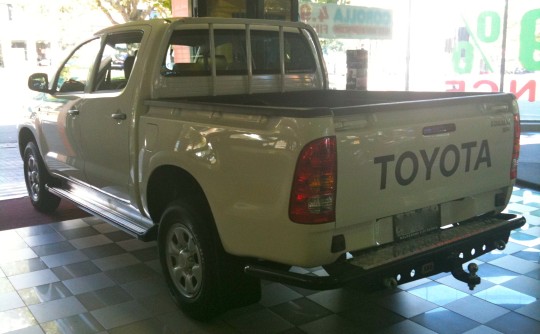 2010 Toyota HILUX (4x4)