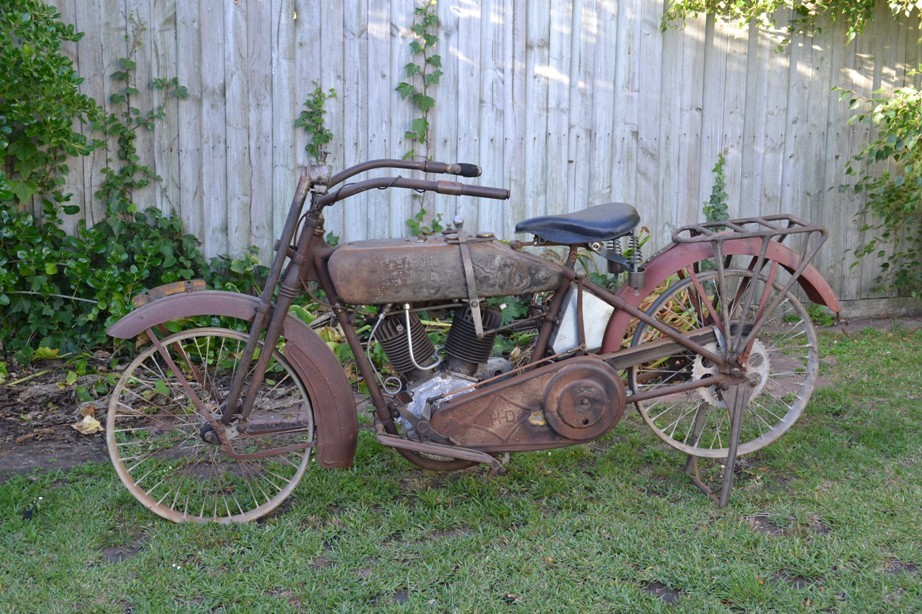 1917 Harley-Davidson J series, F model - magneto ignition