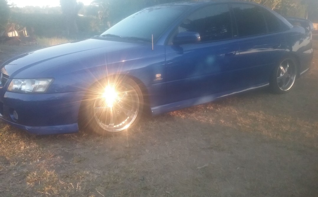 2005 Holden COMMODORE SV6