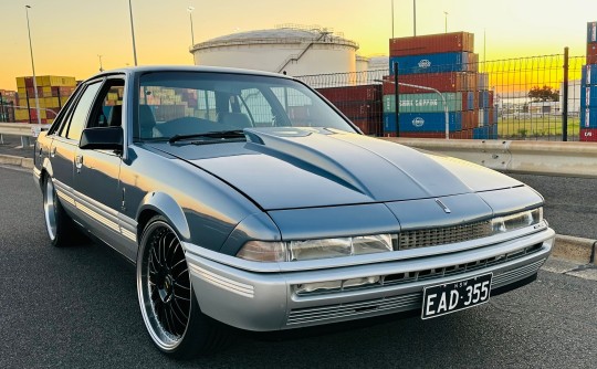 1987 Holden VL calais