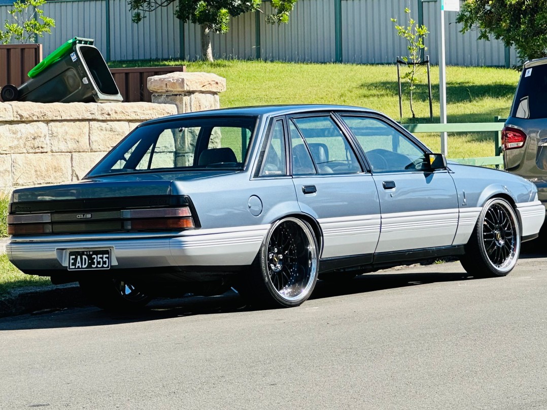 1987 Holden VL CALAIS
