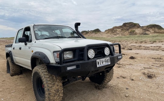 1999 Toyota HILUX (4x4)