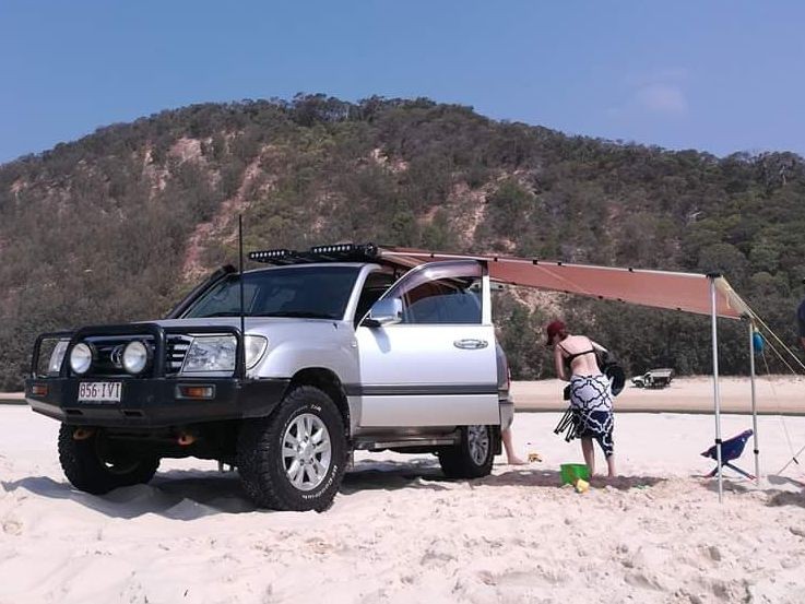 2005 Toyota LANDCRUISER (4x4)