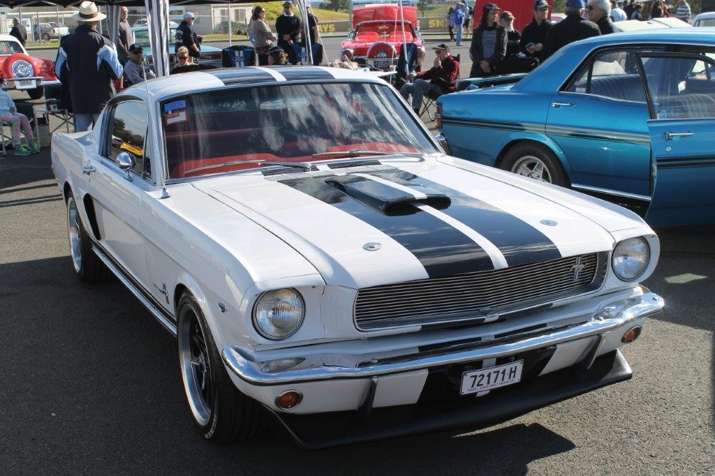 1965 Ford MUSTANG