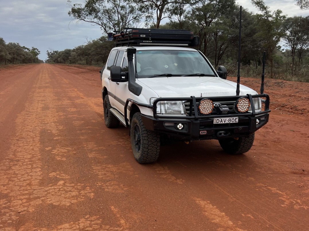 2004 Toyota LANDCRUISER (4x4)