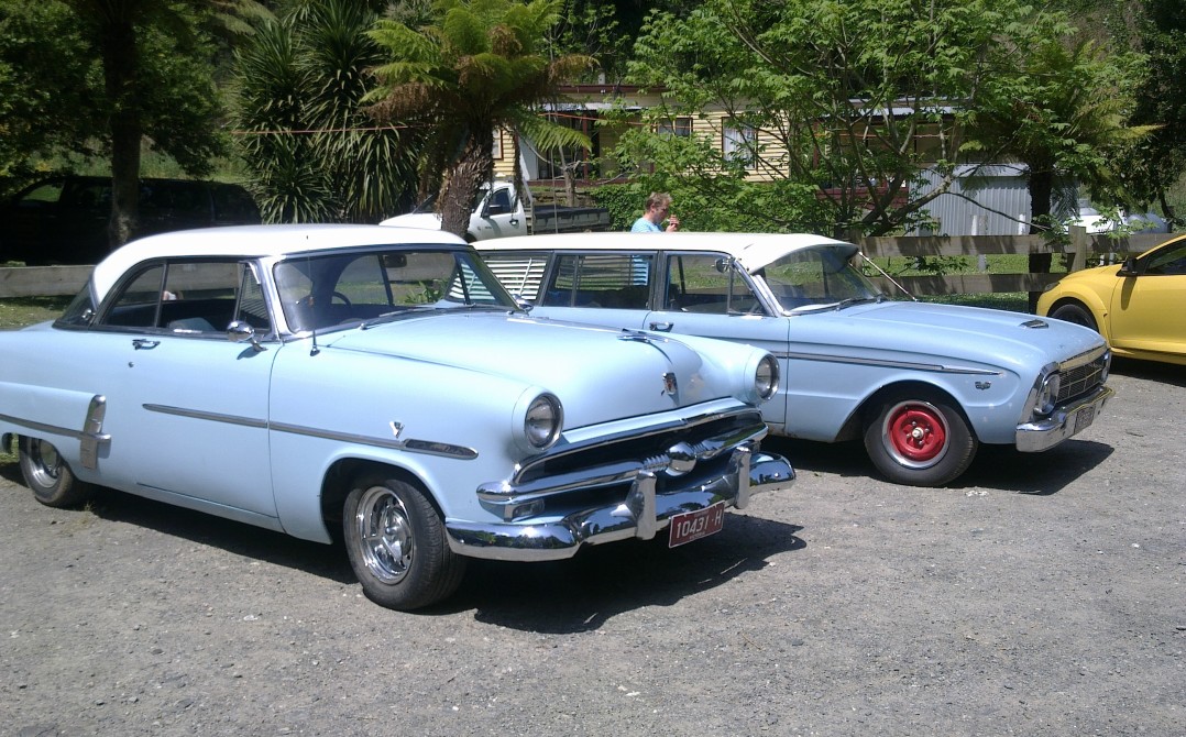 1953 Ford crestline