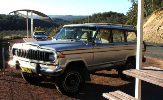 1982 Jeep CHEROKEE (4x4)