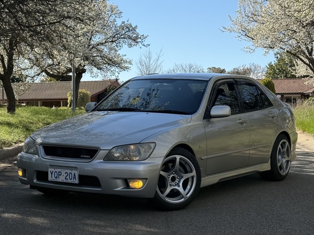 2002 Toyota Altezza