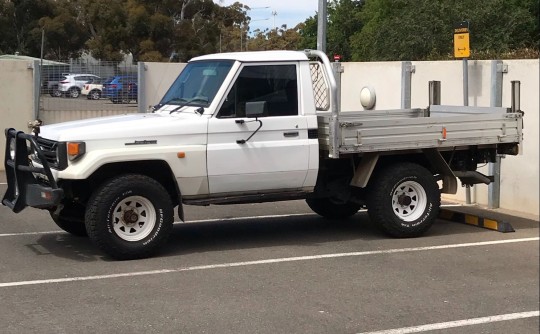 1999 Toyota LANDCRUISER (4x4)