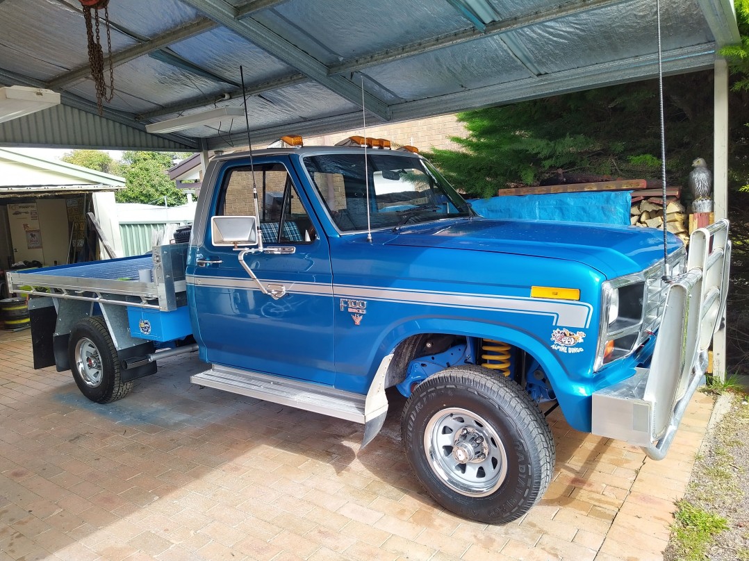 1984 Ford F100 (4x4)