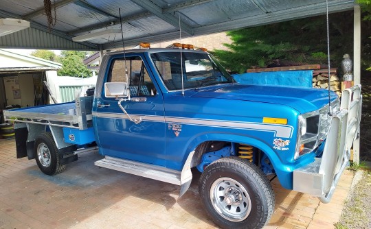 1984 Ford F100 (4x4)