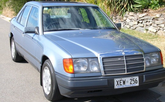 1988 Mercedes-Benz 300 E