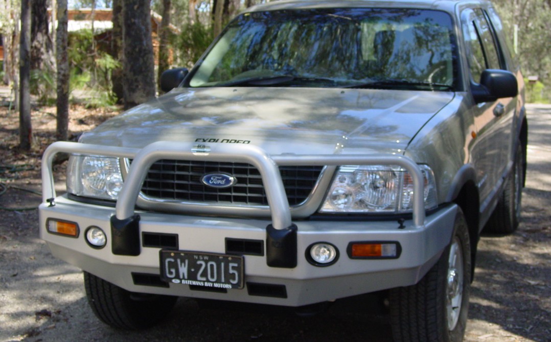 2002 Ford EXPLORER XLT (4x4)