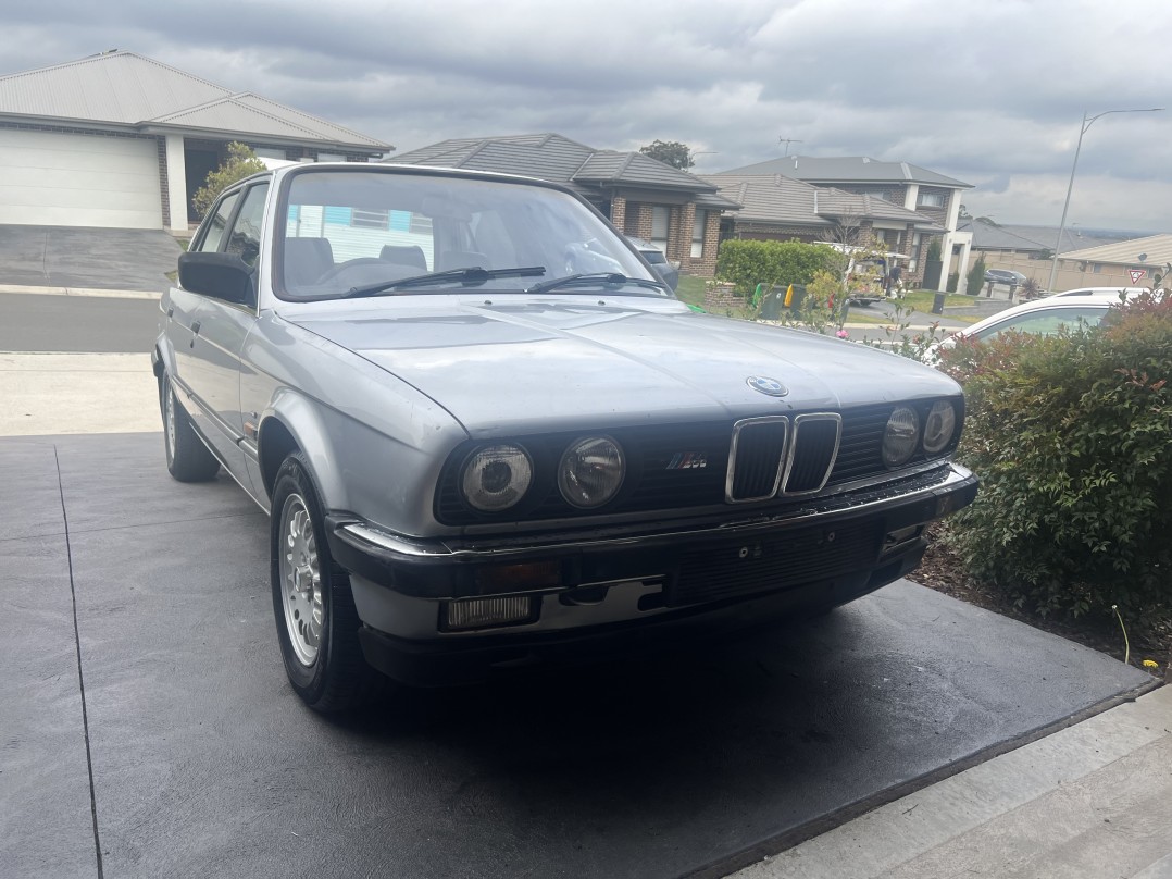 1984 BMW E30 323i