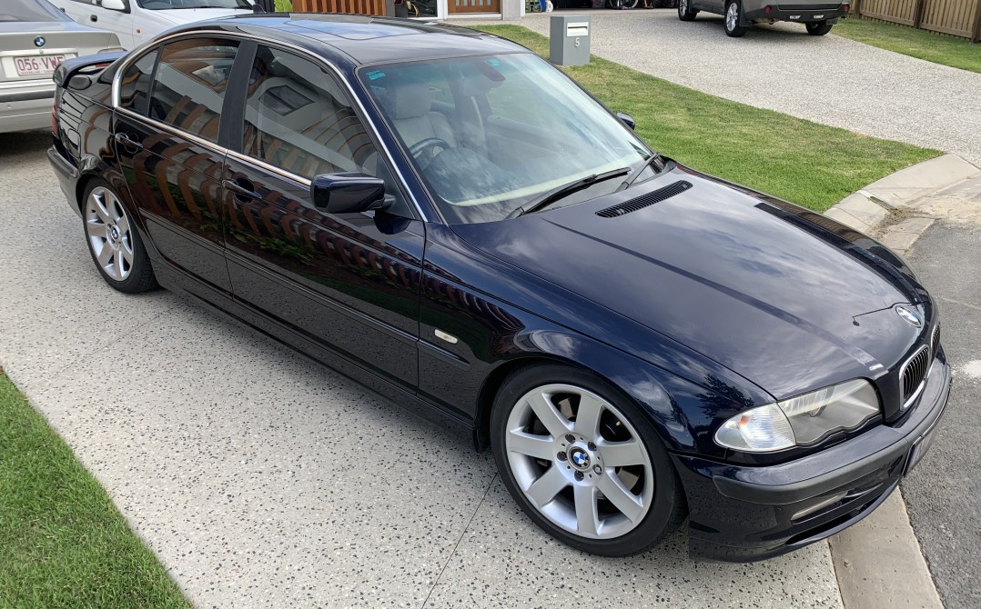 2000 BMW 330i