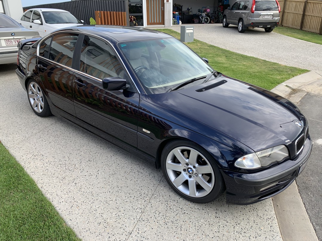 2000 BMW 330i