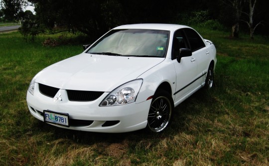 2005 Mitsubishi MAGNA ADVANCE