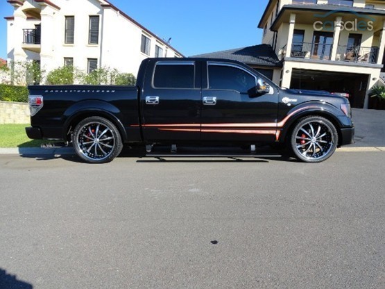 2010 Ford F150 XLT HD ( Harley Davidson )