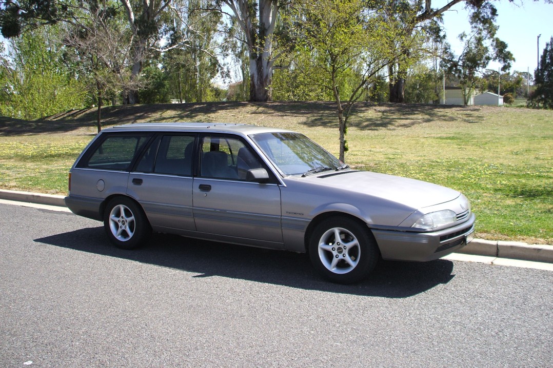 1986 Holden COMMODORE EQUIPE