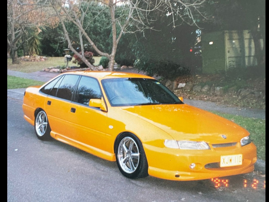 1994 Holden COMMODORE