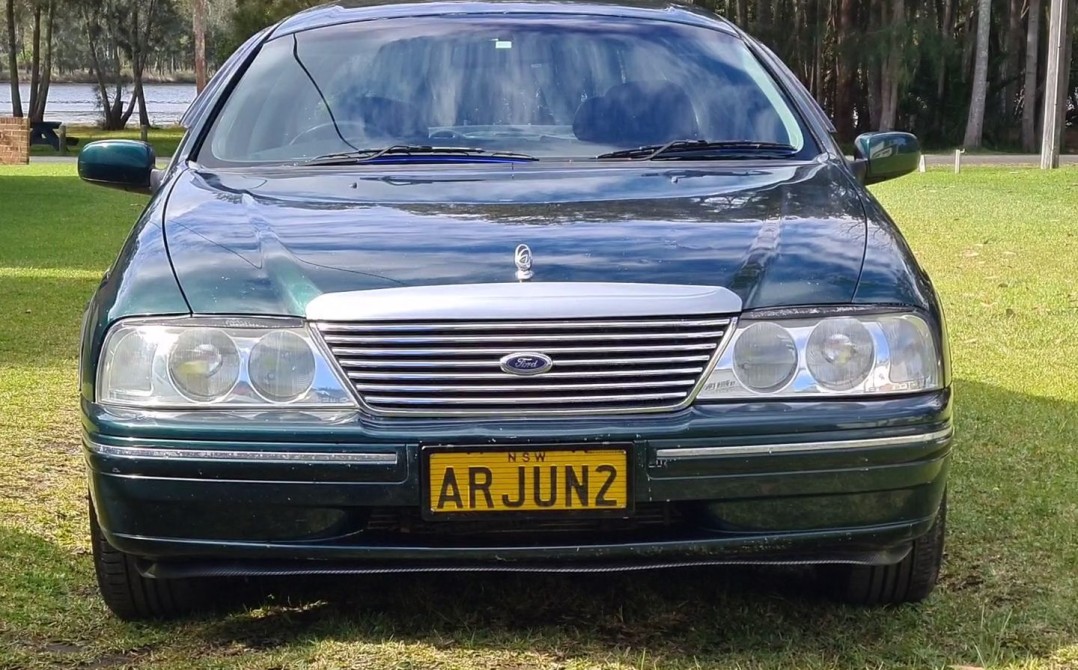 2002 Ford FAIRLANE GHIA