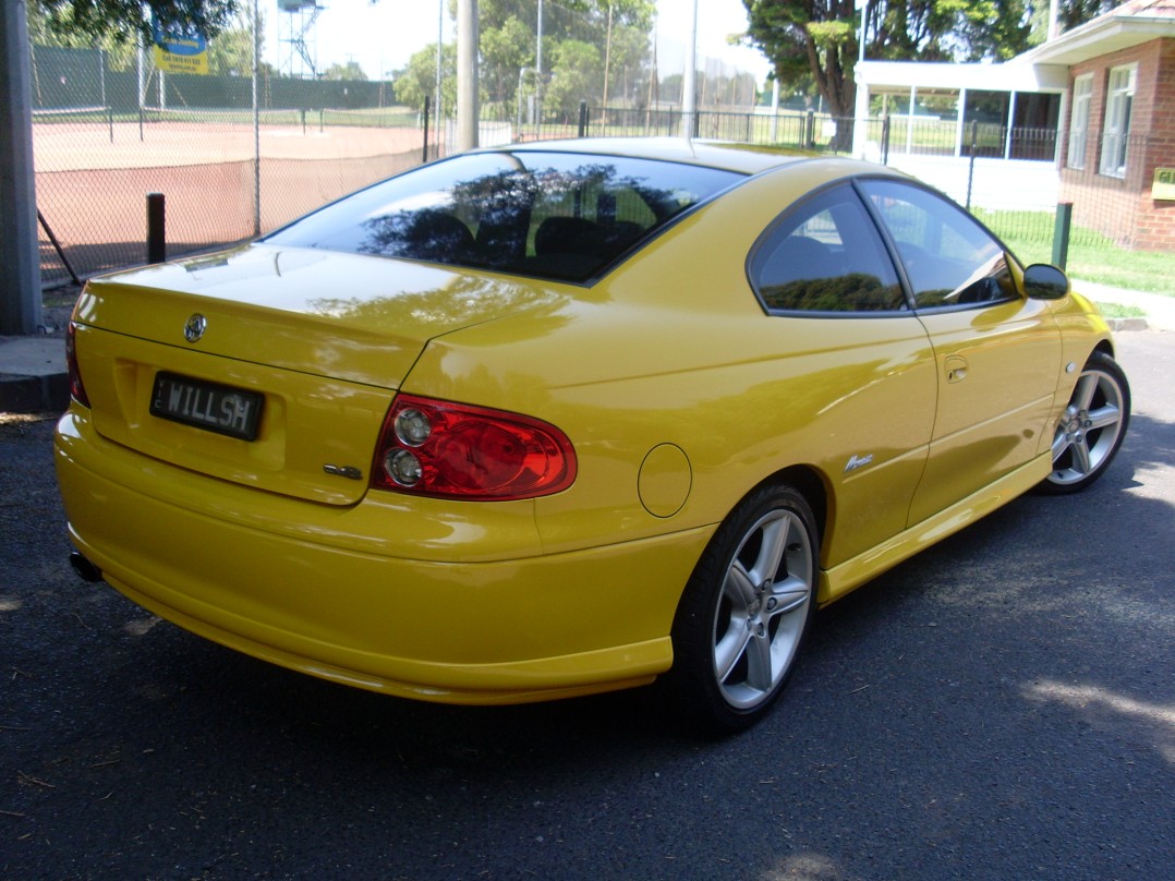 2002 Holden MONARO CV8