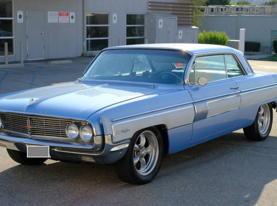 1962 Oldsmobile Starfire