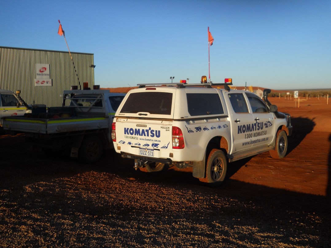 2013 Toyota HILUX SR5 (4x4)