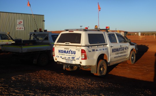 2013 Toyota HILUX SR5 (4x4)