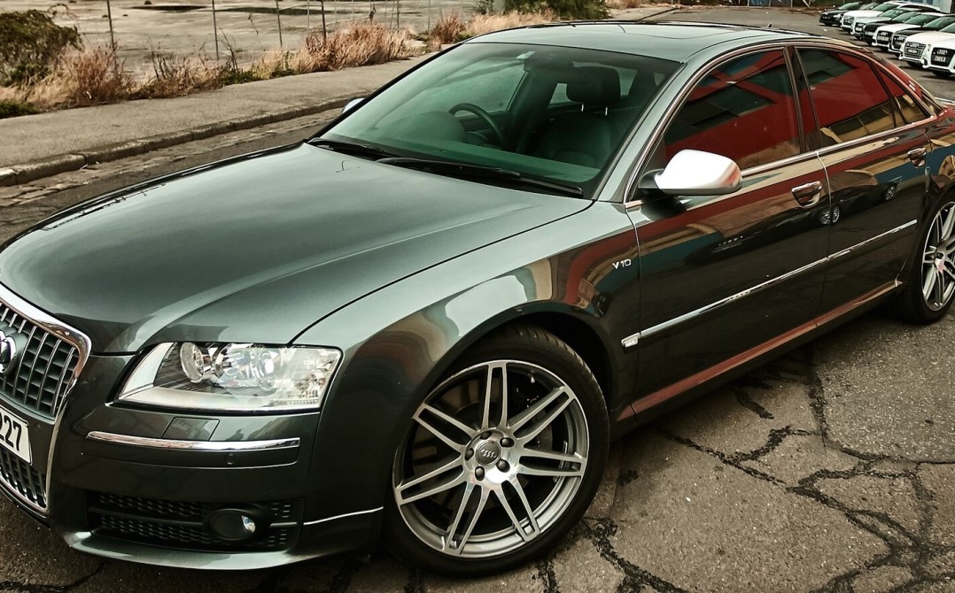 2007 Audi S8