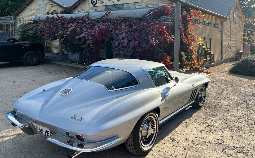 1966 Chevrolet CORVETTE STINGRAY