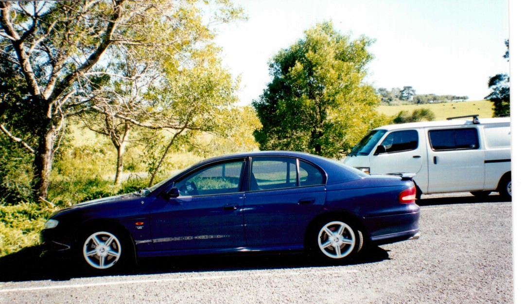 1998 Holden COMMODORE