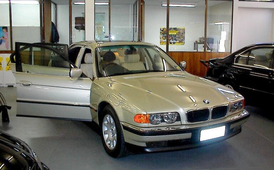 2000 BMW 735i EXECUTIVE