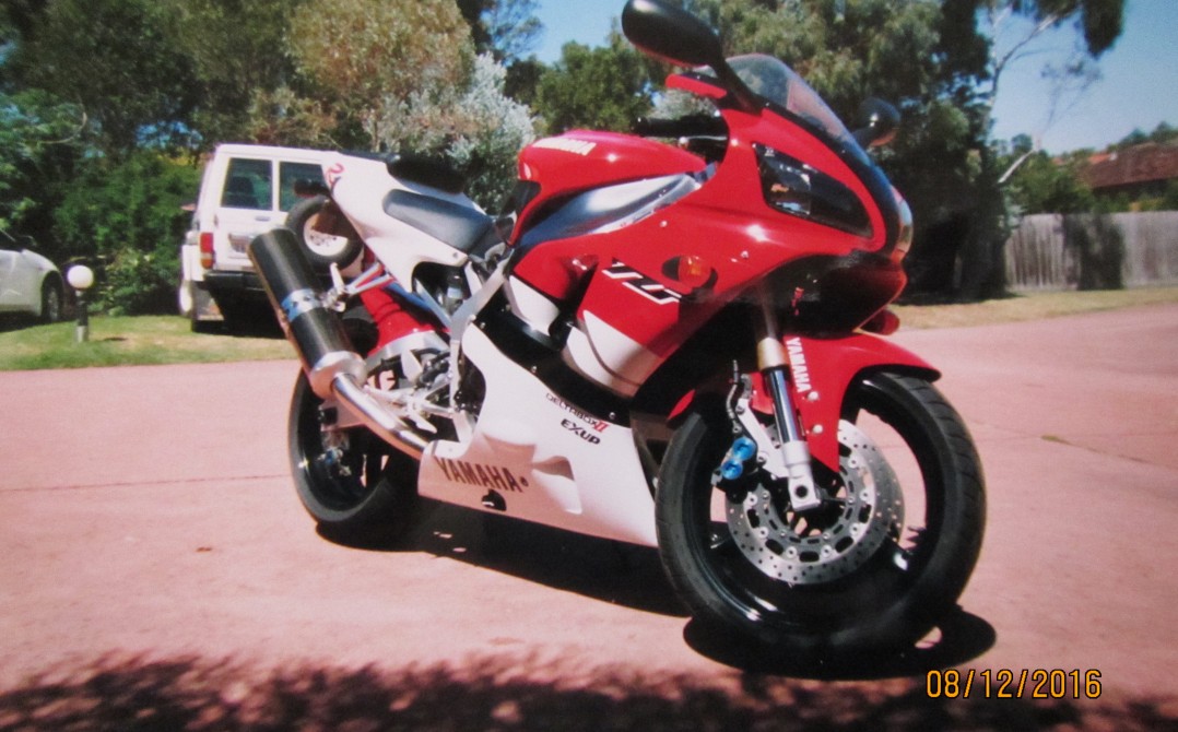 2000 Yamaha R1