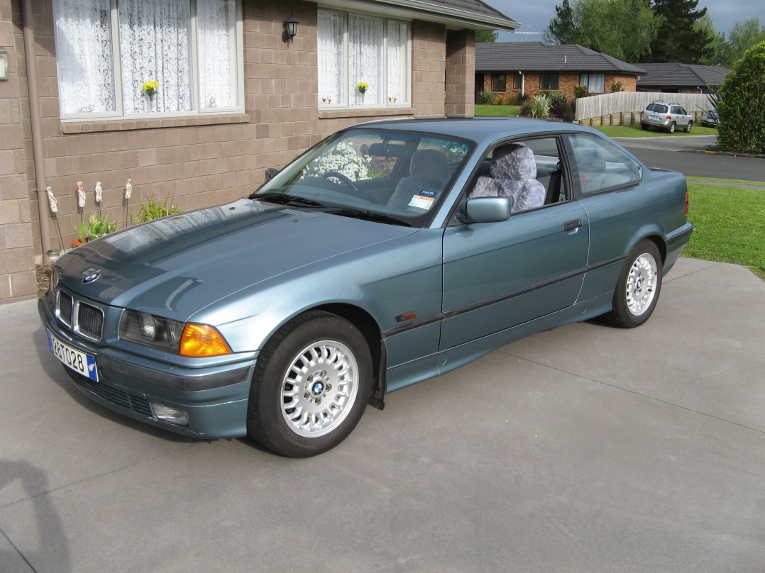 1994 BMW 318is E36