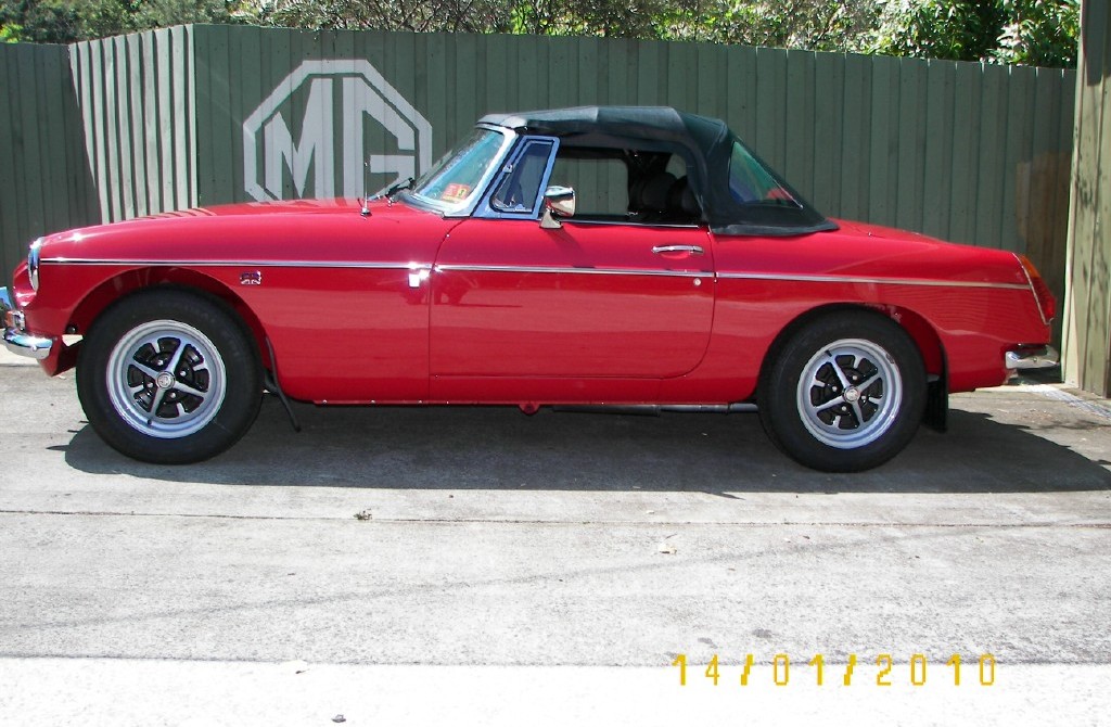 1973 MG B Roadster