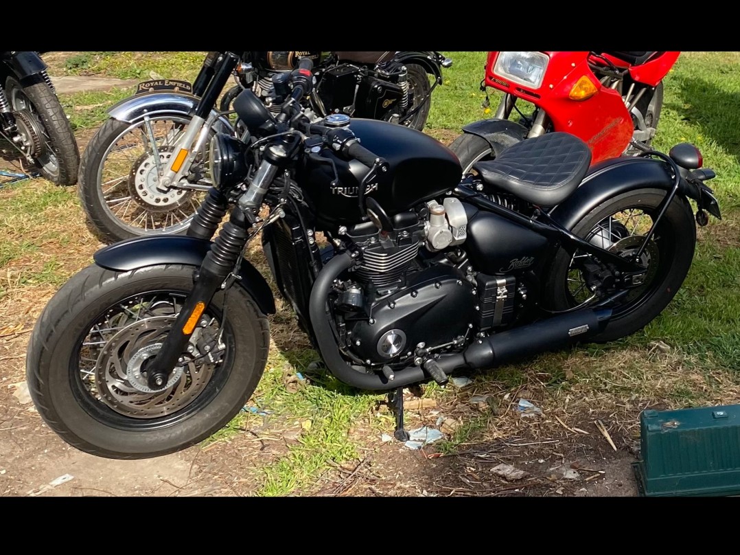 2018 Triumph Bonneville Bobber Black