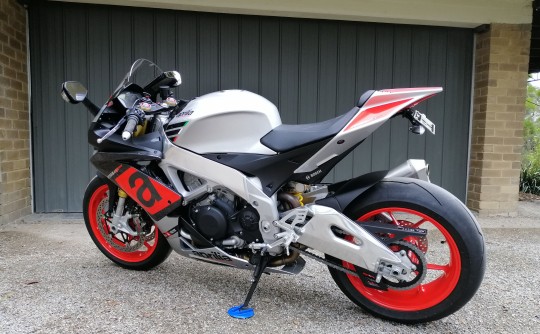 2018 Aprilia 999cc RSV4 R