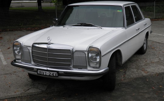 1975 Mercedes-Benz 240 D