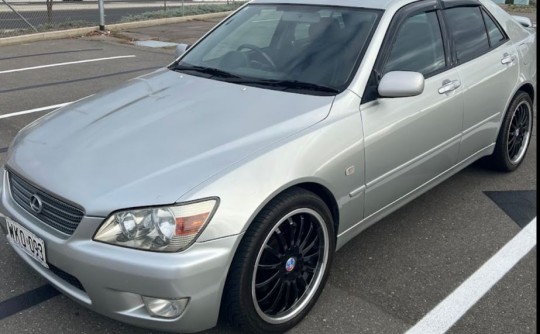 2000 Lexus IS 200