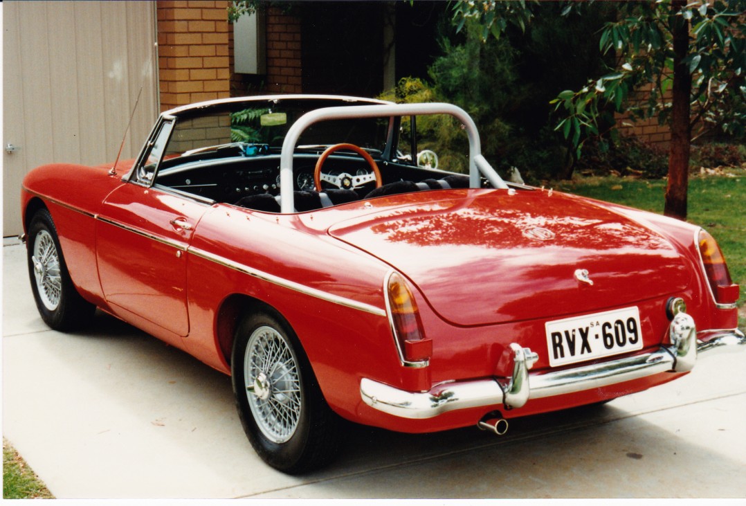 1966 MG B