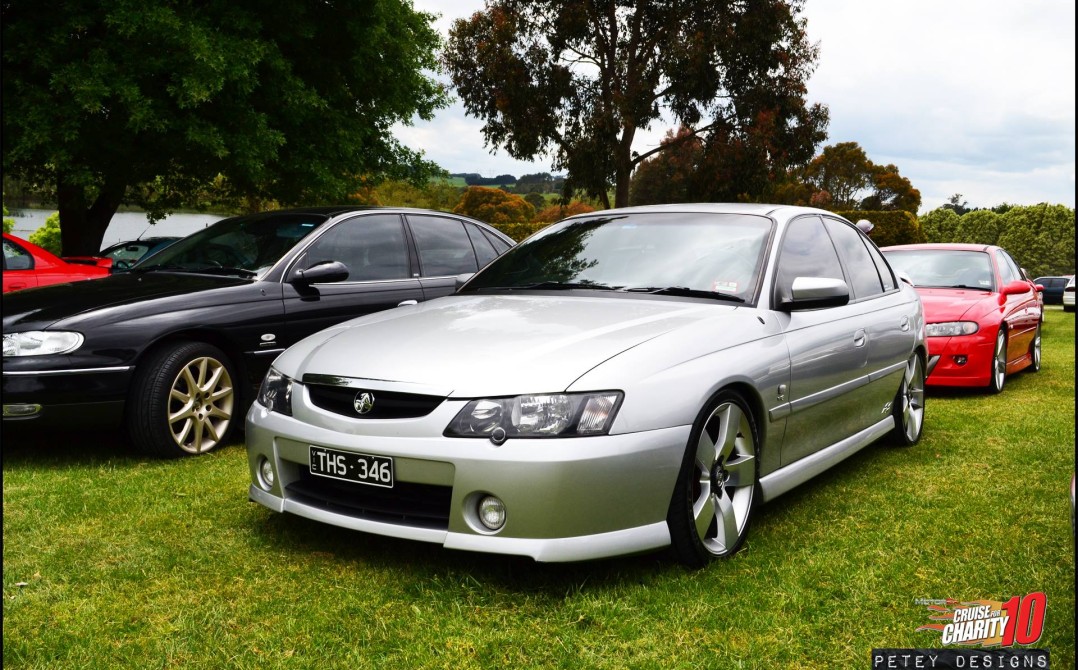 2004 Holden COMMODORE