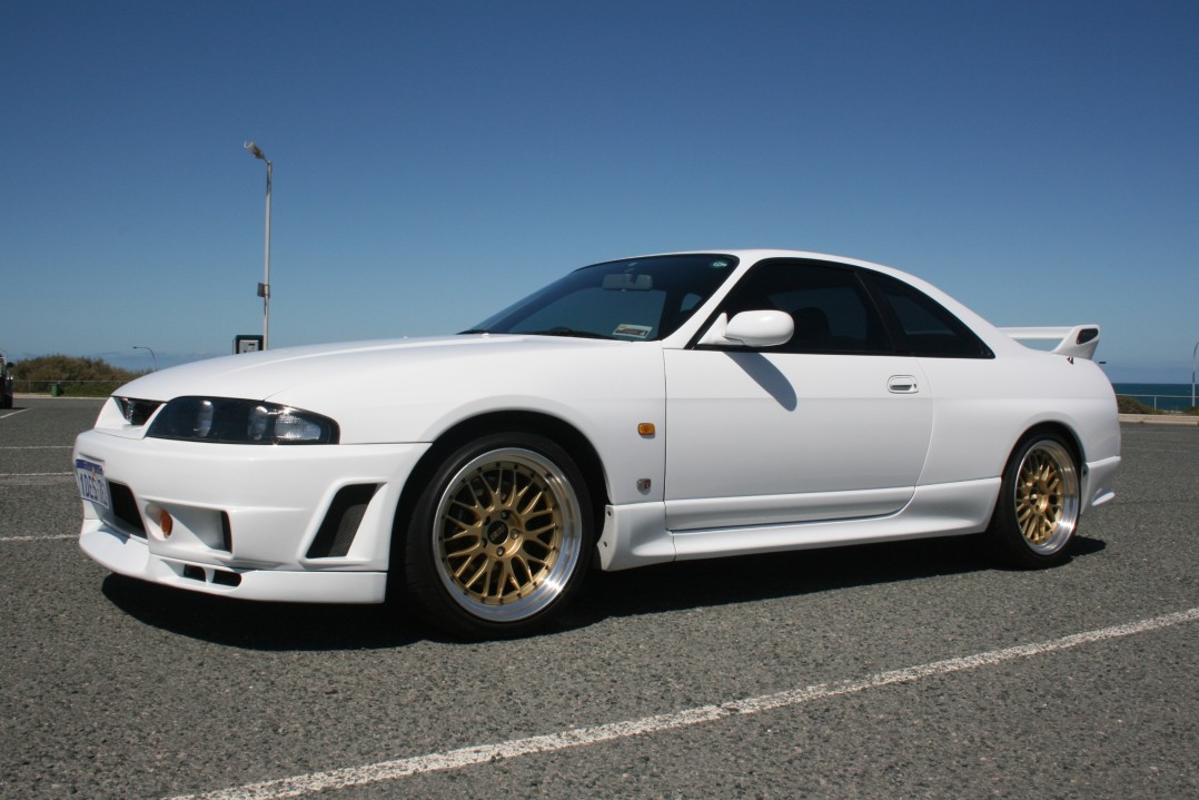 1995 Nissan R33 GT-R