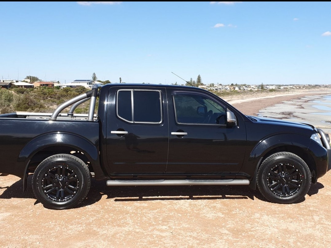 2014 Nissan NAVARA