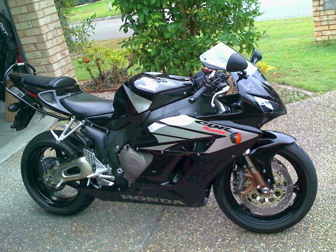 2005 Honda 1000cc CBR1000RR (FIREBLADE)